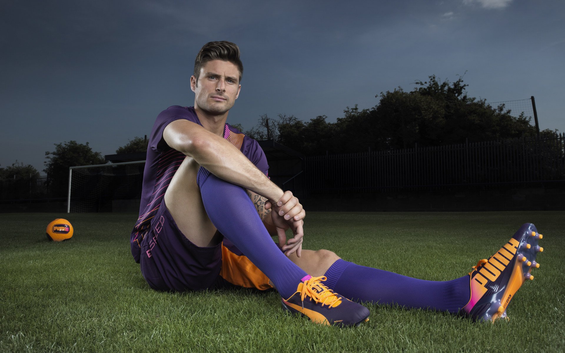 “安赫尔·巴尔博萨的灵活性与反应速度，助力阿根廷美洲狮队实现快速反击”